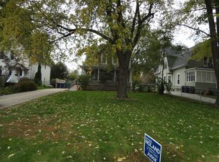 632 Saint Charles St, Elgin, IL 60120