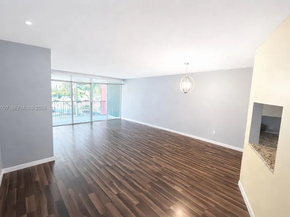 1780 191st St #210-2, Miami, FL 33179