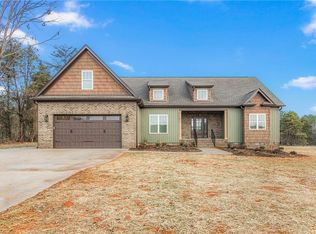 671 Ogburn Mill Rd, Stokesdale, NC 27357