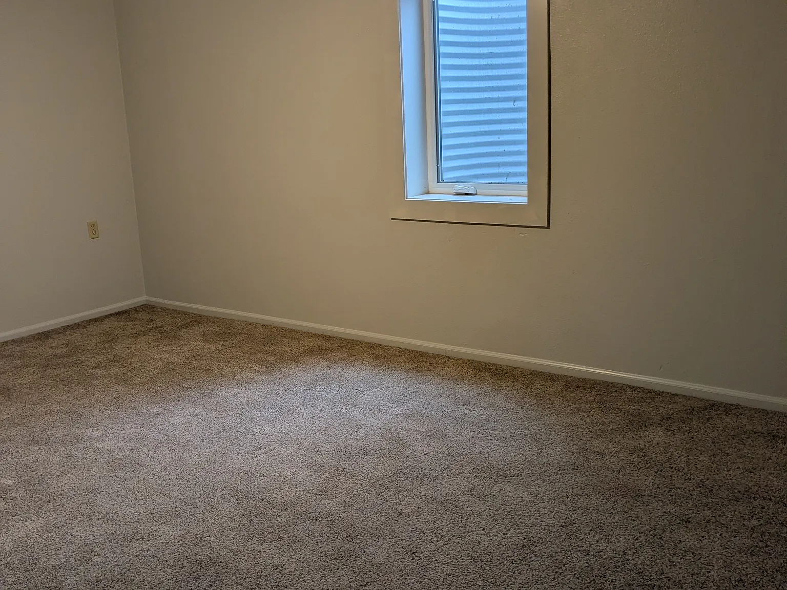 4 bed, 1379 sqft, $1,950 — Photo 4