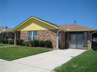 6931 Queensway Dr, New Orleans, LA 70128