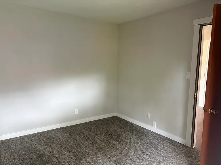 1415 Hollins Ave — Photo 24