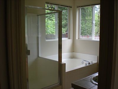 5th image of 3228 6th Ave NW