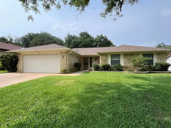 5611 Ridge Dr, Arlington, TX 76016