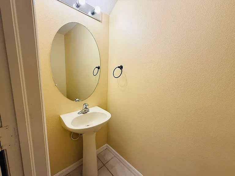 8533 Trail Wind Dr — Photo 10