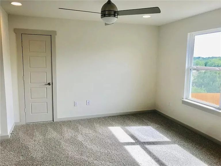 8105 Linnie Ln — Photo 7