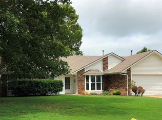 307 Phoenix Village Rd, Muskogee, OK 74403