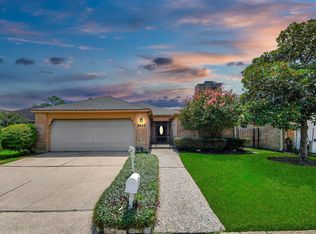 6523 Oakland Hills Dr, Houston, TX 77069
