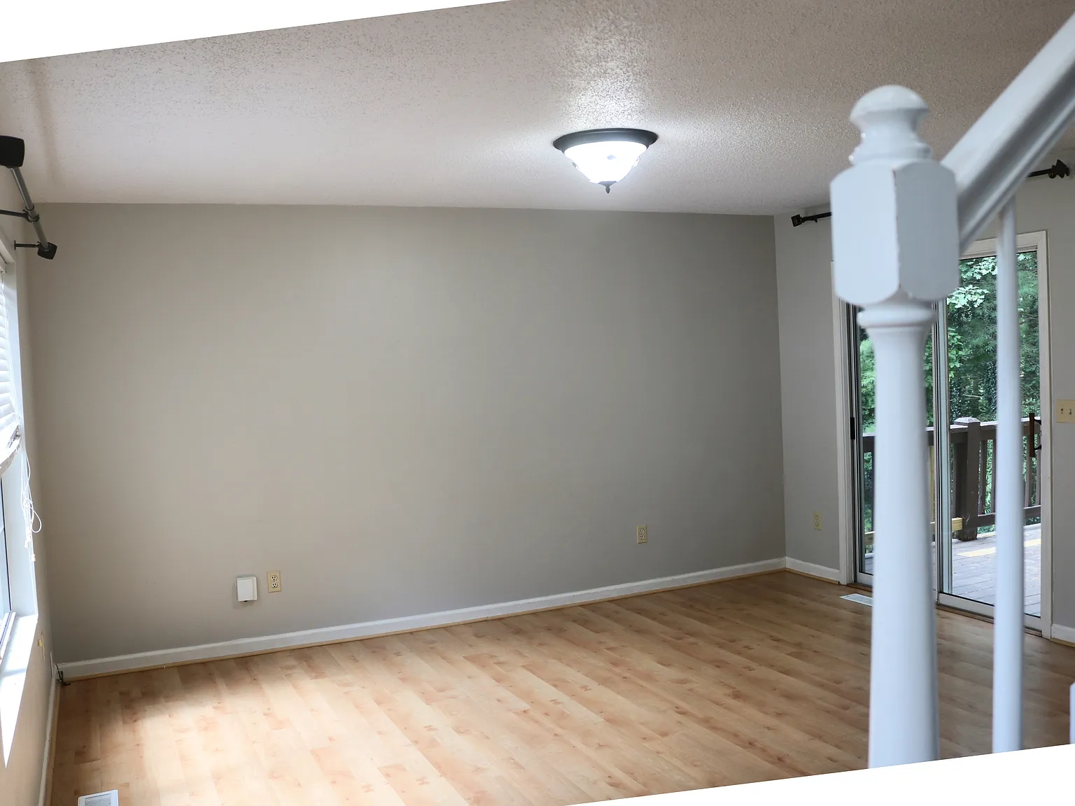 3 bed, 2.0 bath, 1624 sqft, $2,300 — Photo 2