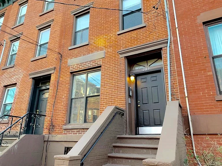 283 Monmouth St — Photo 11