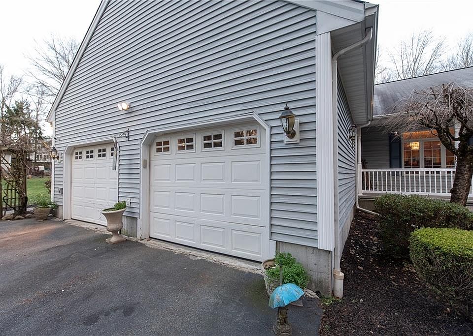 331 Hope Rd, Cranston, RI 02921 Zillow