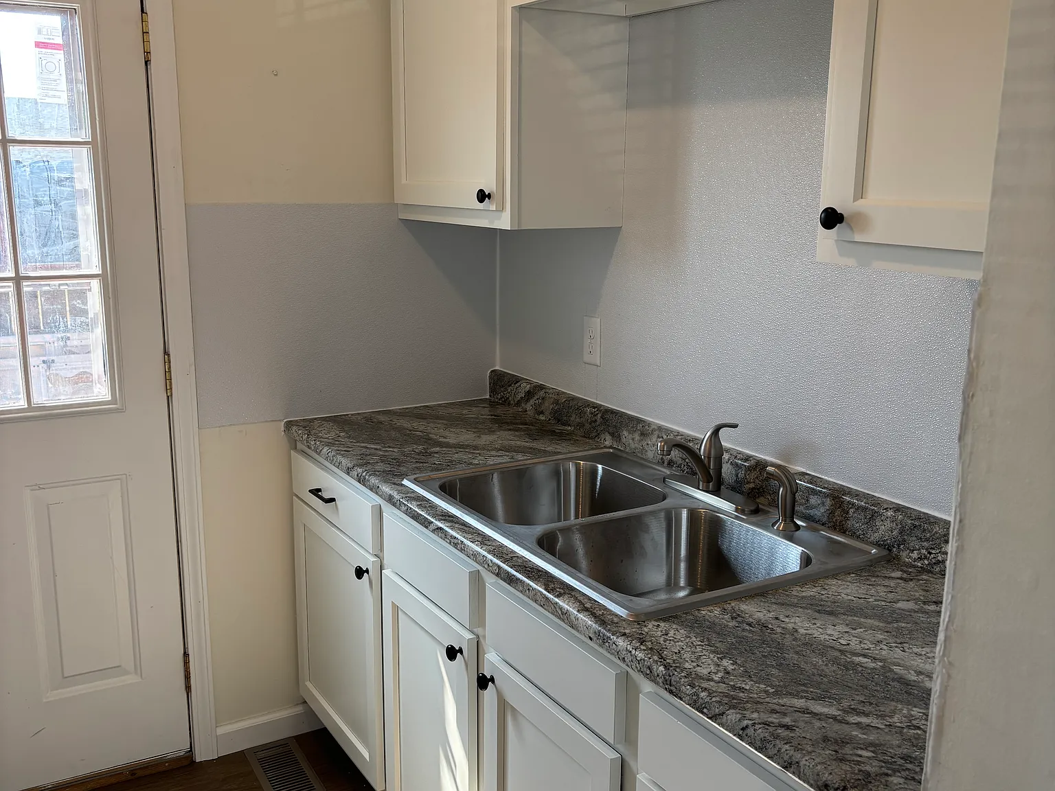 2 bed, $975 — Photo 2