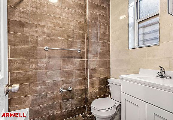 3rd image of 184 Nagle Ave #3L