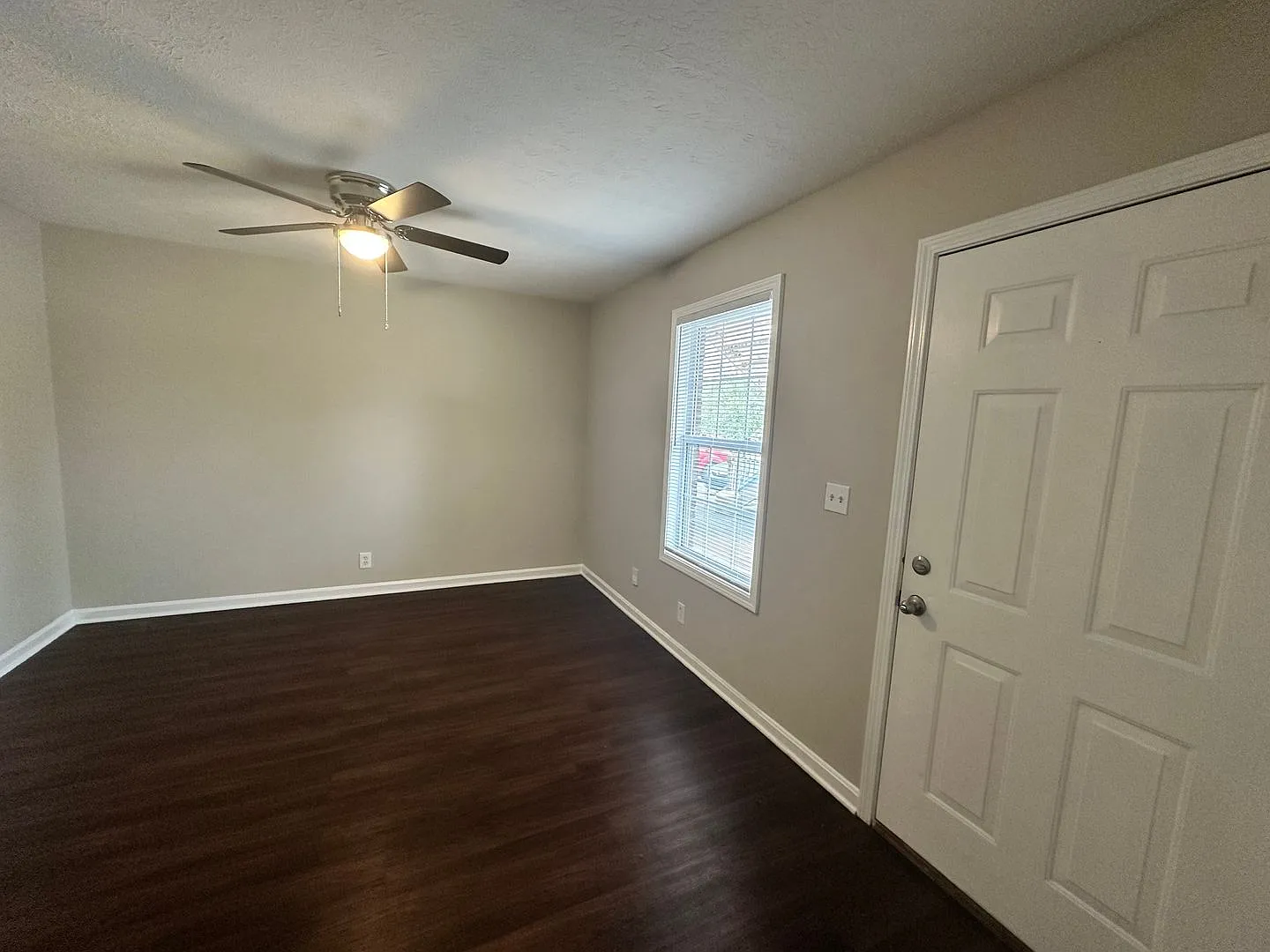10012 Michaele Lane — Photo 2