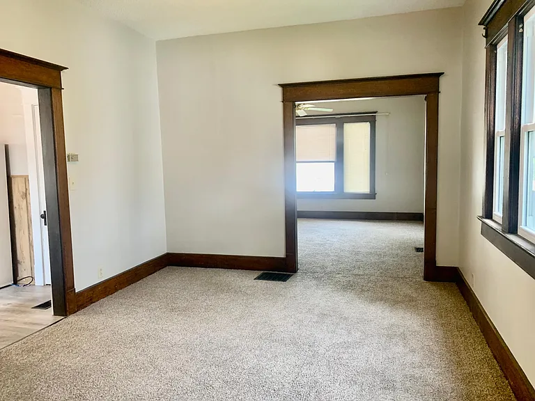 251 E Main St — Photo 7