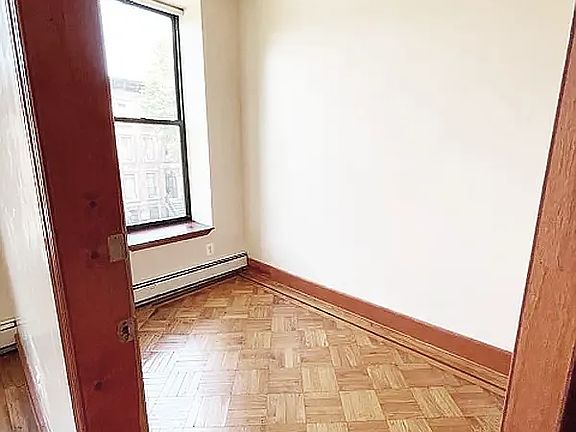 3rd image of 624 Willoughby Ave APT 3