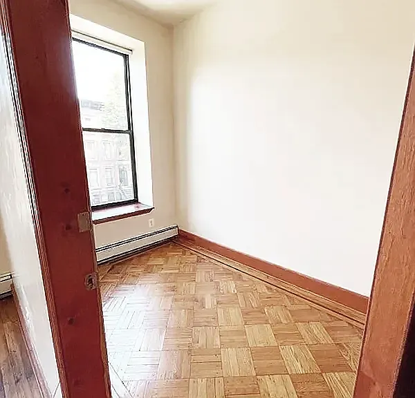 624 Willoughby Ave #3 — Photo 3