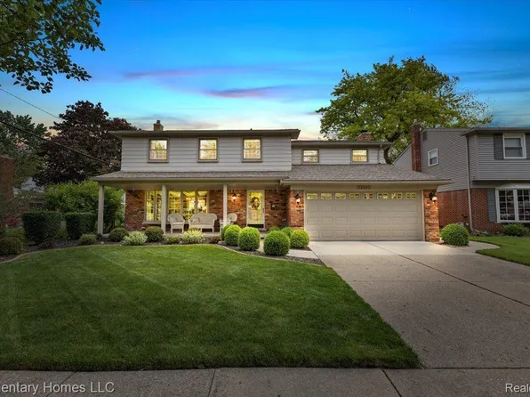 32460 Huber Ln, Fraser, MI 48026