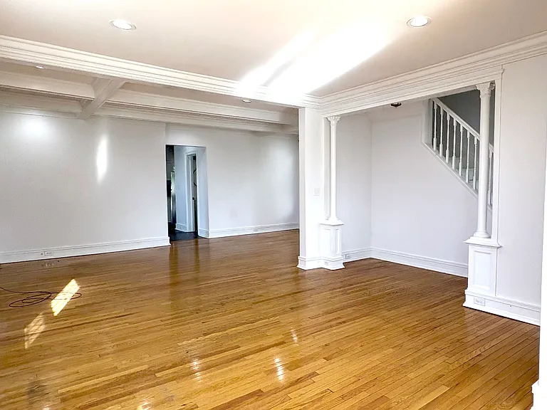 1st Fl - Living Room (Front)