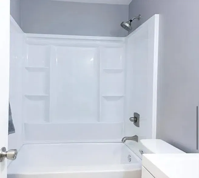 356 Kingview Drive - A — Photo 2