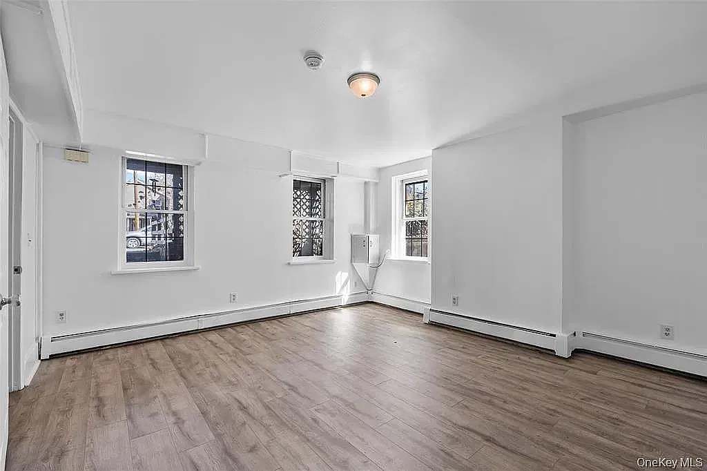 Studio, 1000 sqft, $1,895 — Photo 2
