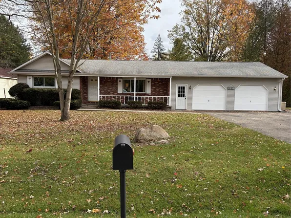 2233 Amy St, Burton, MI 48519
