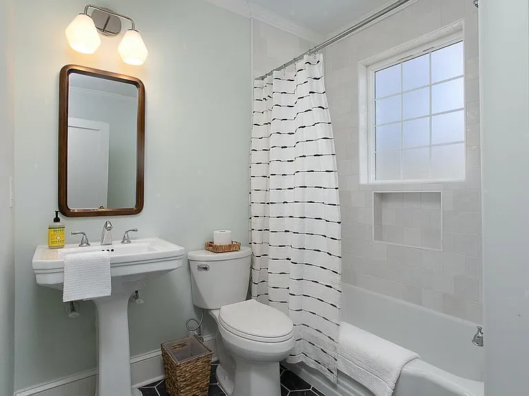 821 N Buchanan Blvd #B — Photo 29
