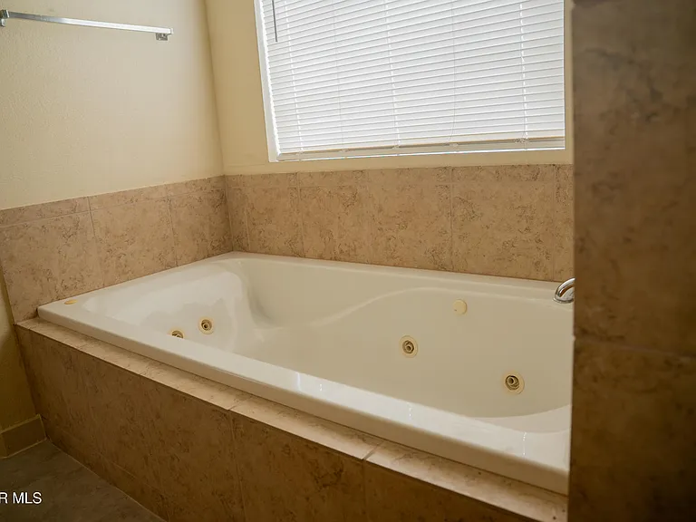804 Bonnie Ct — Photo 16