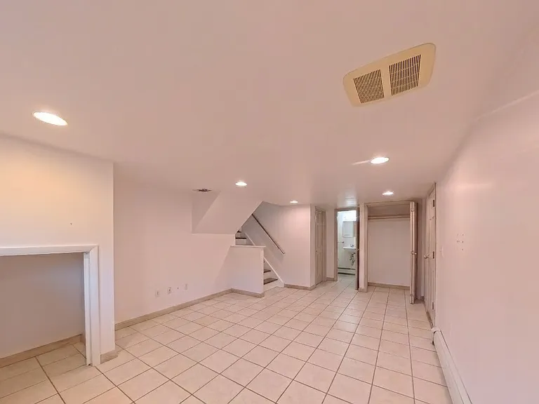 36 Derby Pl — Photo 6