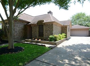 401 Yorkshire Ct, Deer Park, TX 77536