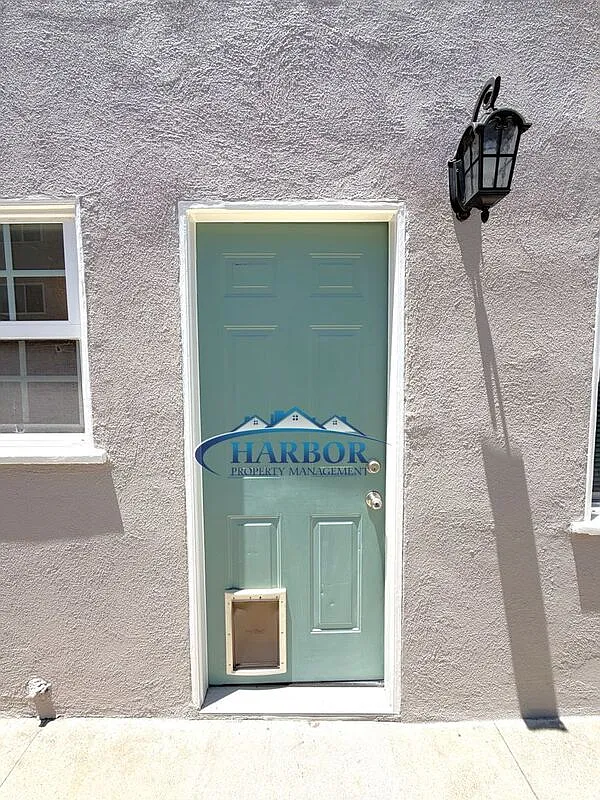 Studio, 1.0 bath, 250 sqft, $2,395 — Photo 2