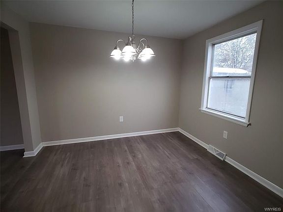 3rd image of 30 Lydun Dr