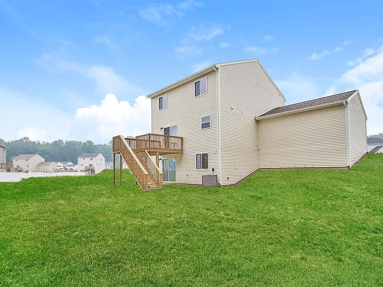 7302 Sessile Cir — Photo 32