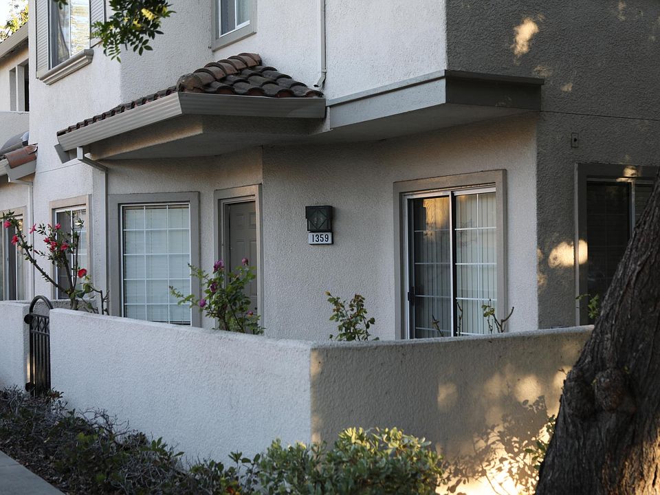 1st image of 1359 Tea Rose Cir