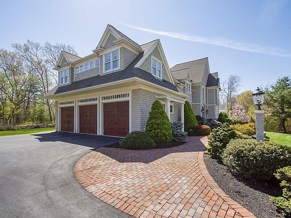 5th image of 15 Heritage Ln