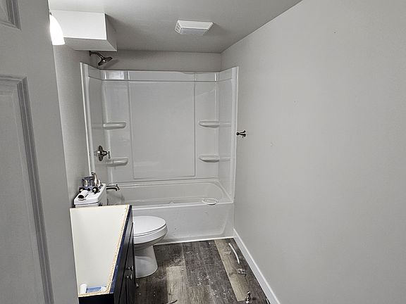 2nd image of 226 Valley Dr