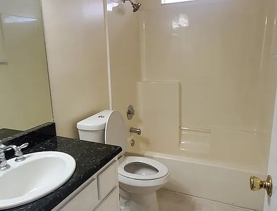 4th image of 144 Heritage Cir
