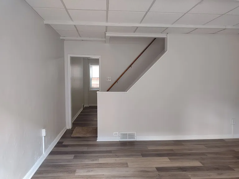 4403 Davison St — Photo 4