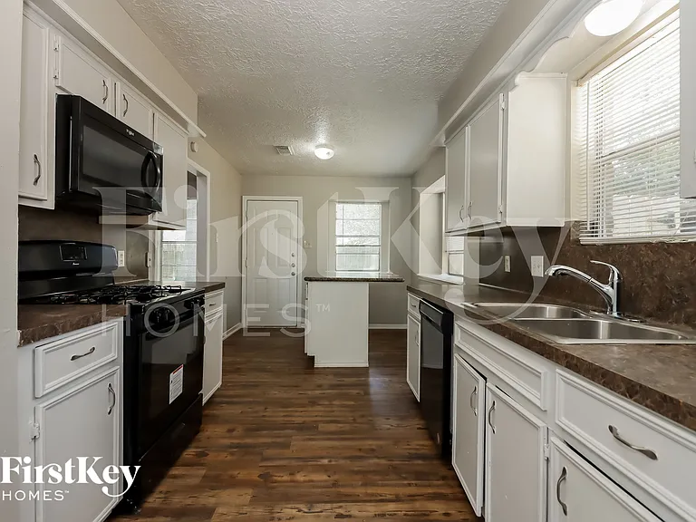 24023 Spring Mill Ln — Photo 5