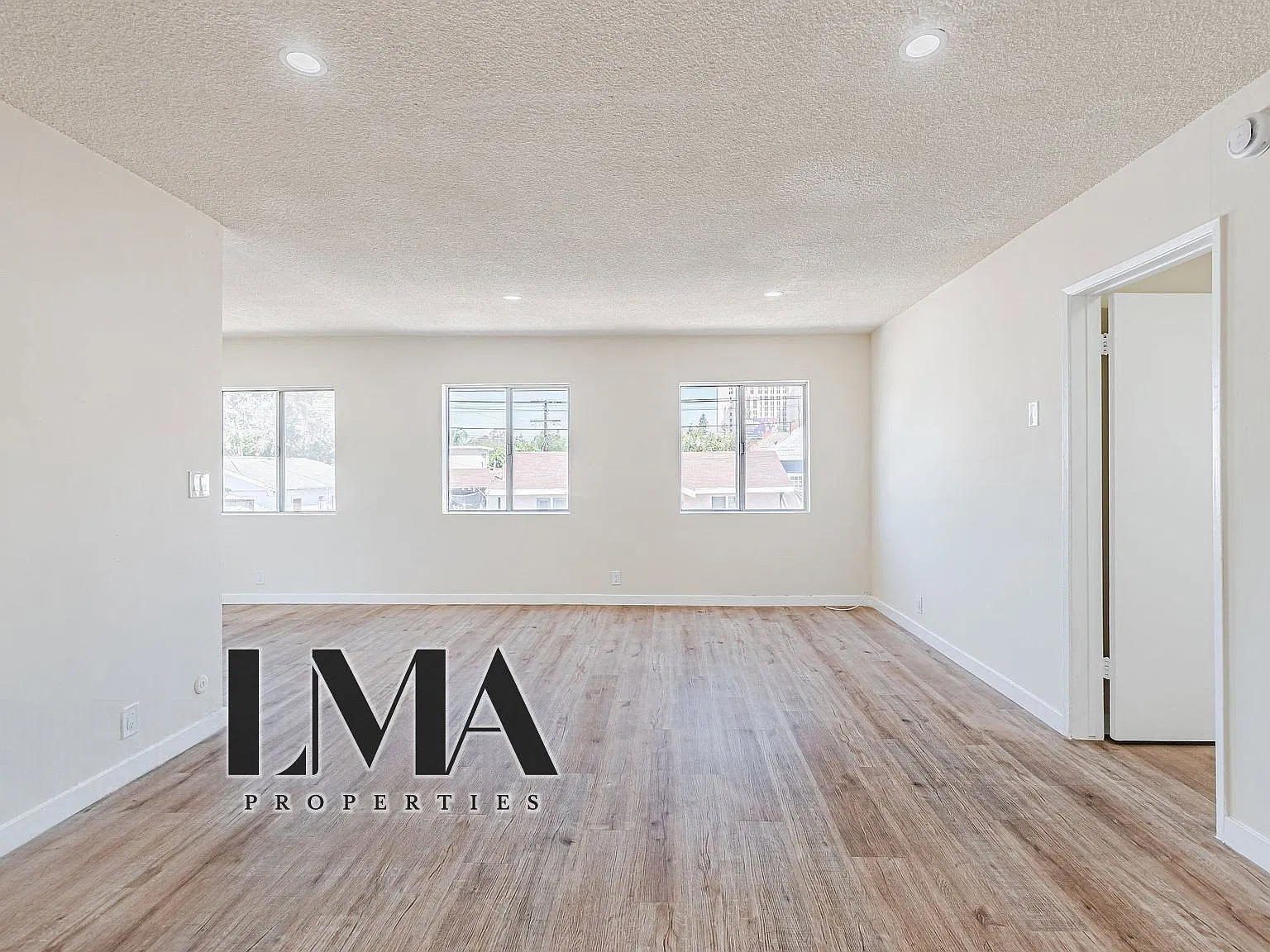 2 bed, 2.0 bath, 800 sqft, $2,099 — Photo 2