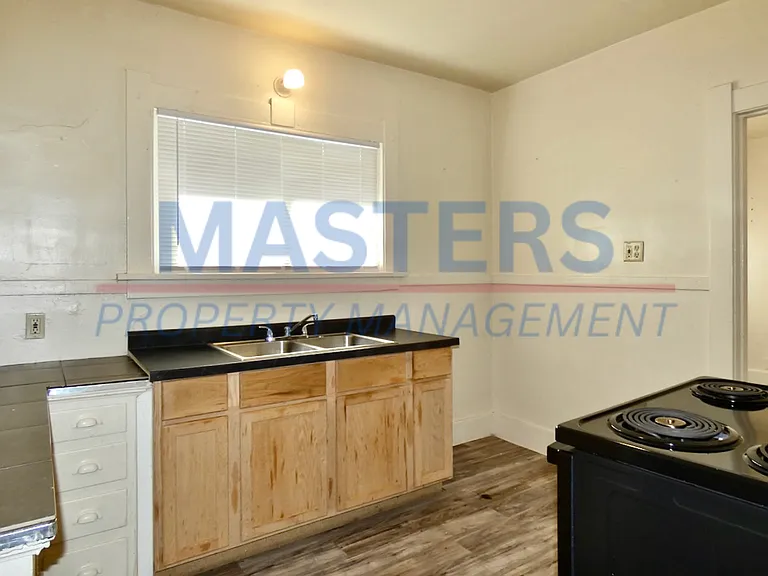 4113 N Lockwood Ave — Photo 12
