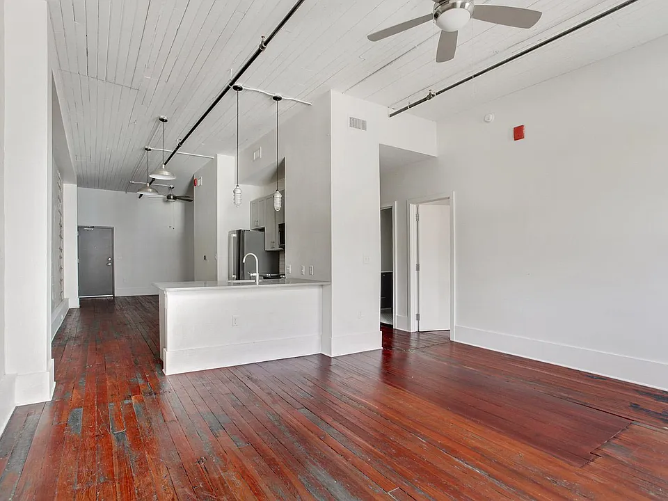 108 W Broughton St #2A
