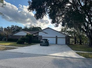 17922 Clear Lake Dr, Lutz, FL 33548