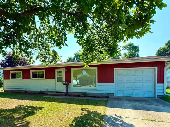 337 10th St, Sebewaing, MI 48759
