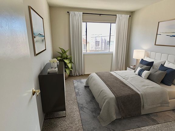 5th image of 3090 Vicente St #203