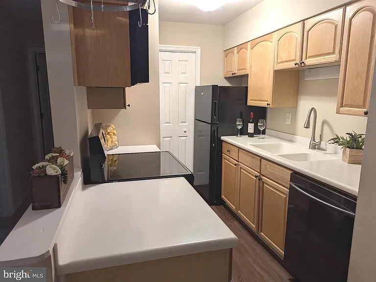 5900 Surrey Hill Pl #698 — Photo 6