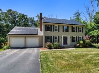 38 McGregory Rd, Sturbridge, MA 01566