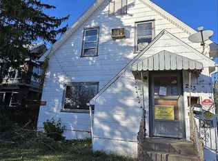 223 W Locust St, Canton, IL 61520