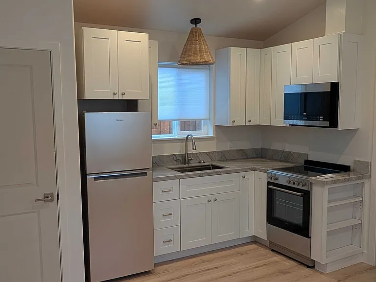 1725 Spur Ridge Ln #A — Photo 8