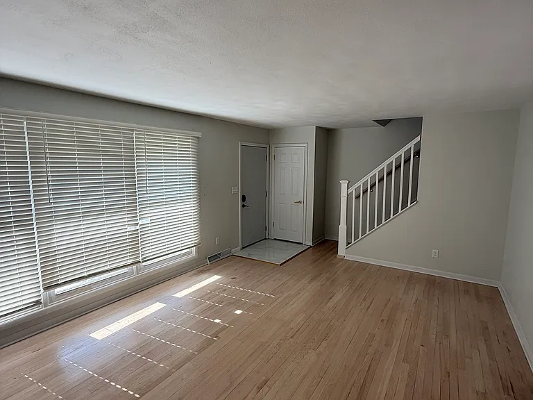 1322-1324 Caswell St — Photo 5